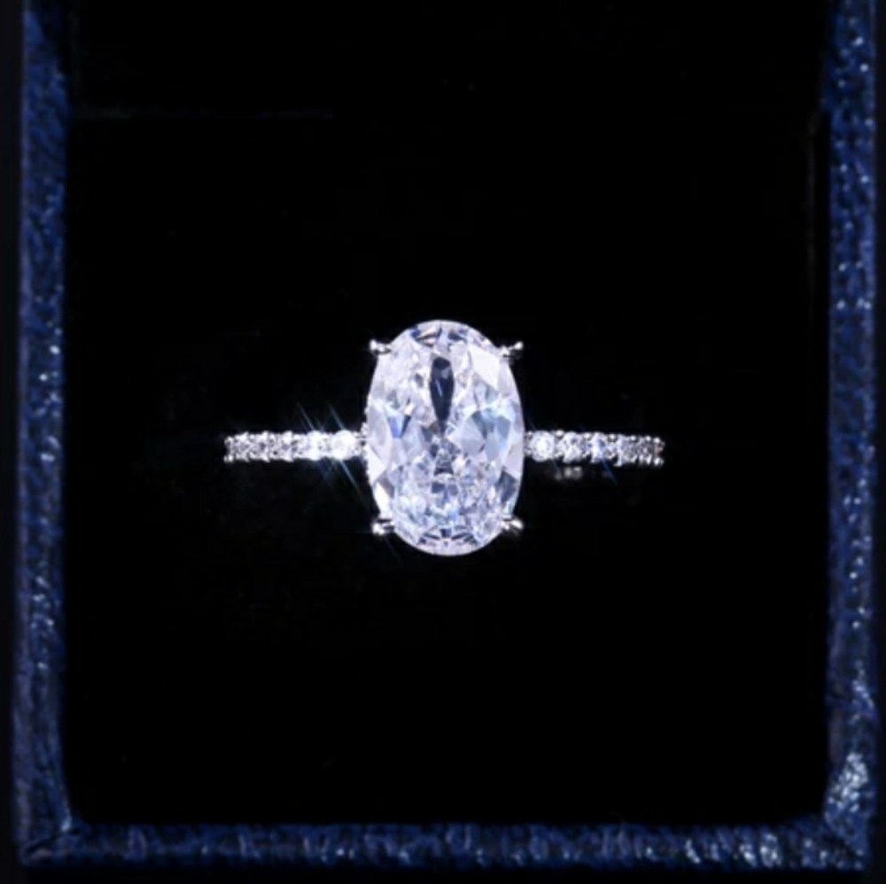 New Silver Oval Ring - Picture 6 of 6